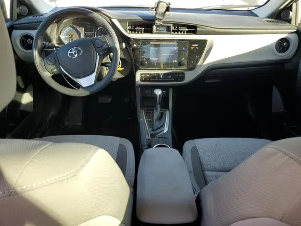 5YFBURHE7HP587848 2017 TOYOTA COROLLA - Image 8