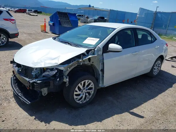 5YFBURHE7HP588384 2017 TOYOTA COROLLA - Image 2