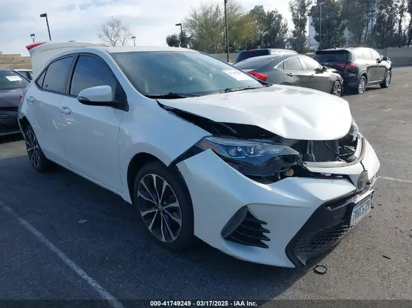 5YFBURHE7HP588482 2017 TOYOTA COROLLA - Image 1