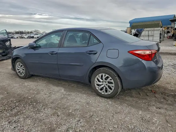 5YFBURHE7HP589924 2017 TOYOTA COROLLA - Image 2