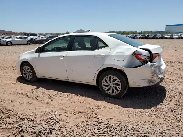5YFBURHE7HP590006 2017 TOYOTA COROLLA - Image 2