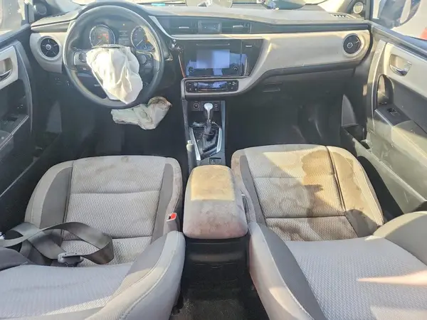 5YFBURHE7HP593987 2017 TOYOTA COROLLA - Image 8