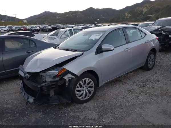 5YFBURHE7HP594668 2017 TOYOTA COROLLA - Image 2