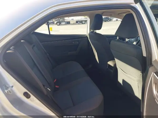 5YFBURHE7HP594668 2017 TOYOTA COROLLA - Image 8