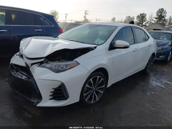5YFBURHE7HP596386 2017 TOYOTA COROLLA - Image 2