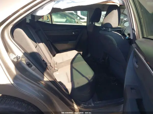5YFBURHE7HP600369 2017 TOYOTA COROLLA - Image 8