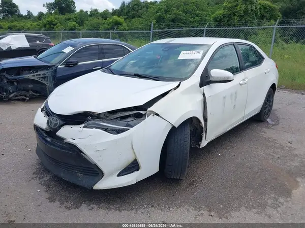 5YFBURHE7HP602168 2017 TOYOTA COROLLA - Image 2