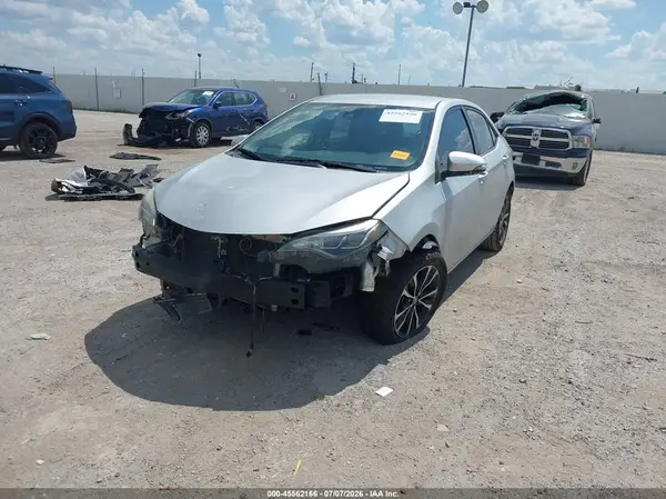 5YFBURHE7HP602462 2017 TOYOTA COROLLA - Image 2
