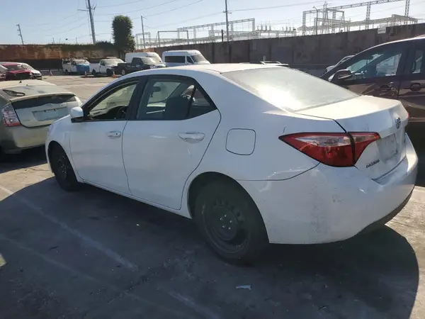 5YFBURHE7HP607886 2017 TOYOTA COROLLA - Image 2