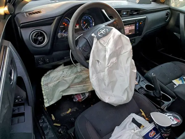 5YFBURHE7HP608133 2017 TOYOTA COROLLA - Image 8
