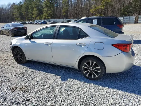 5YFBURHE7HP609380 2017 TOYOTA COROLLA - Image 2