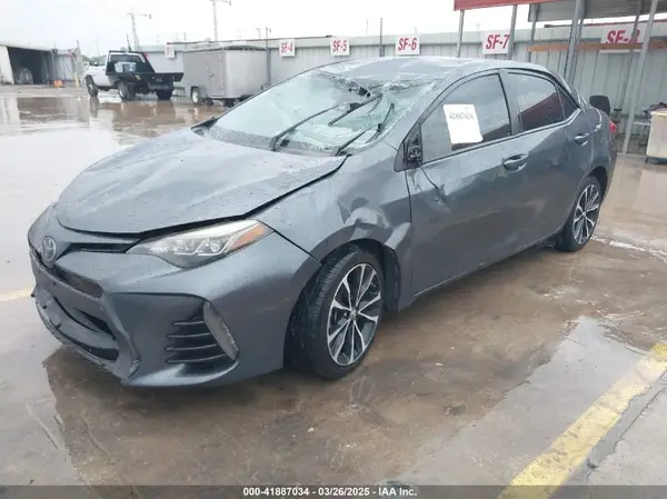 5YFBURHE7HP610335 2017 TOYOTA COROLLA - Image 2