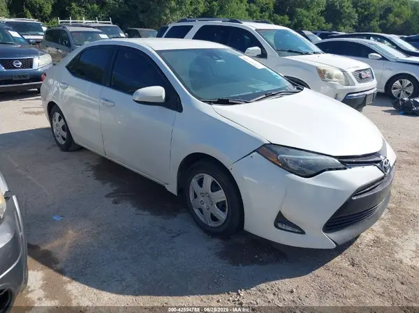 5YFBURHE7HP611551 2017 TOYOTA COROLLA - Image 1