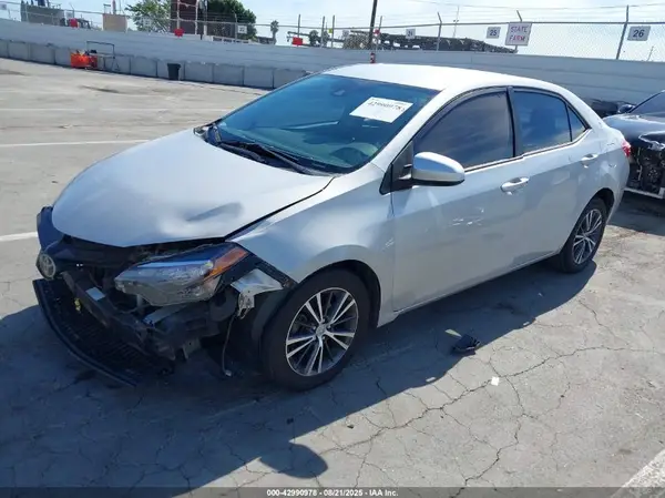 5YFBURHE7HP612022 2017 TOYOTA COROLLA - Image 2