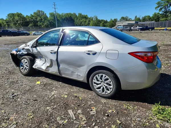 5YFBURHE7HP612201 2017 TOYOTA COROLLA - Image 2