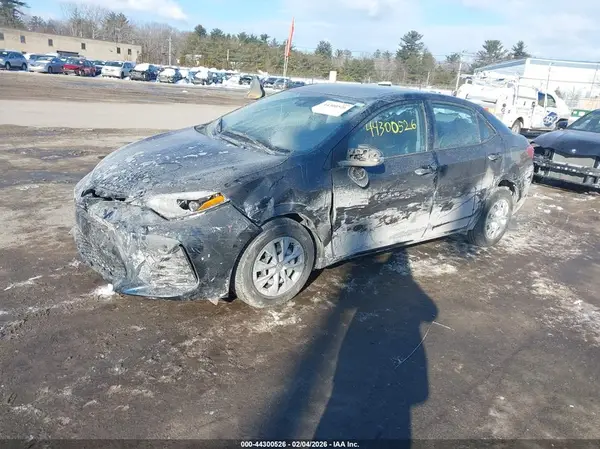 5YFBURHE7HP613364 2017 TOYOTA COROLLA - Image 2
