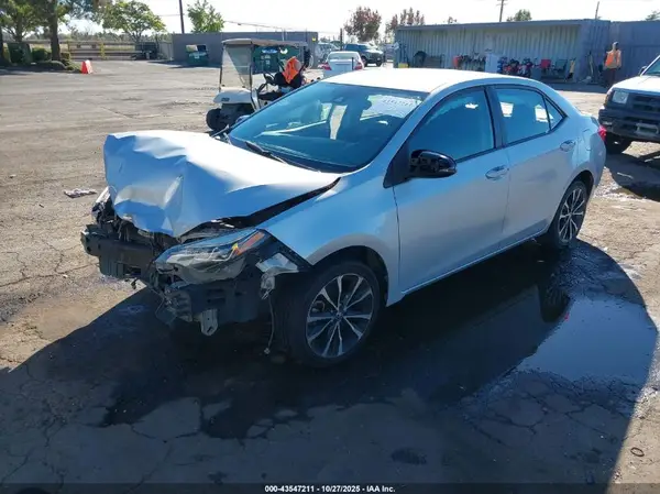 5YFBURHE7HP615065 2017 TOYOTA COROLLA - Image 2