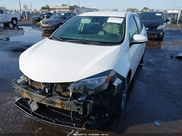 5YFBURHE7HP615308 2017 TOYOTA COROLLA - Image 2