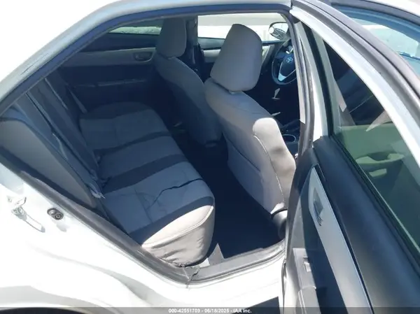 5YFBURHE7HP616233 2017 TOYOTA COROLLA - Image 8