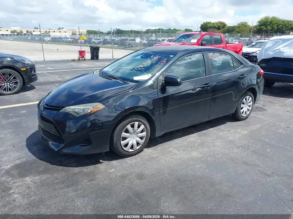 5YFBURHE7HP617026 2017 TOYOTA COROLLA - Image 2