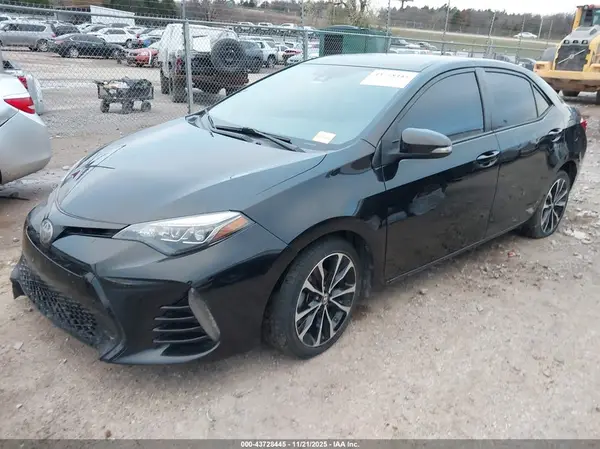5YFBURHE7HP618273 2017 TOYOTA COROLLA - Image 2