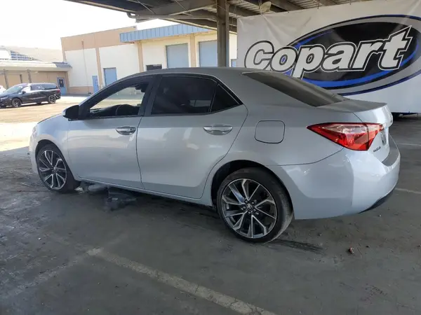 5YFBURHE7HP620847 2017 TOYOTA COROLLA - Image 2