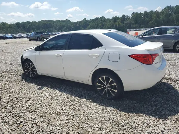 5YFBURHE7HP623215 2017 TOYOTA COROLLA - Image 2