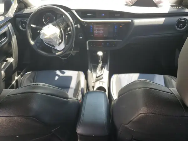 5YFBURHE7HP623215 2017 TOYOTA COROLLA - Image 8