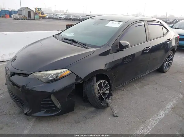 5YFBURHE7HP623263 2017 TOYOTA COROLLA - Image 2
