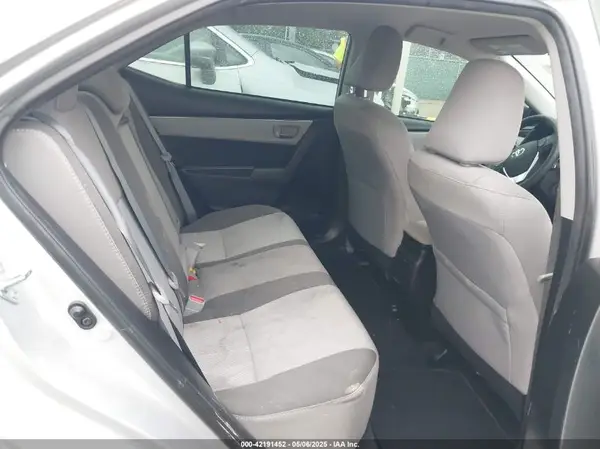 5YFBURHE7HP623621 2017 TOYOTA COROLLA - Image 8