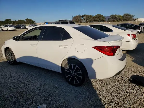 5YFBURHE7HP625255 2017 TOYOTA COROLLA - Image 2