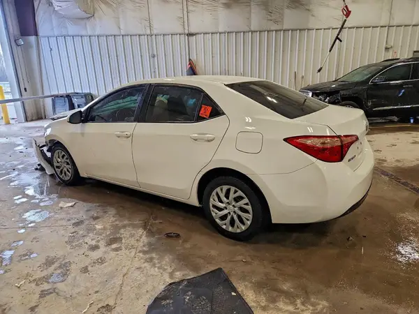 5YFBURHE7HP628348 2017 TOYOTA COROLLA - Image 2