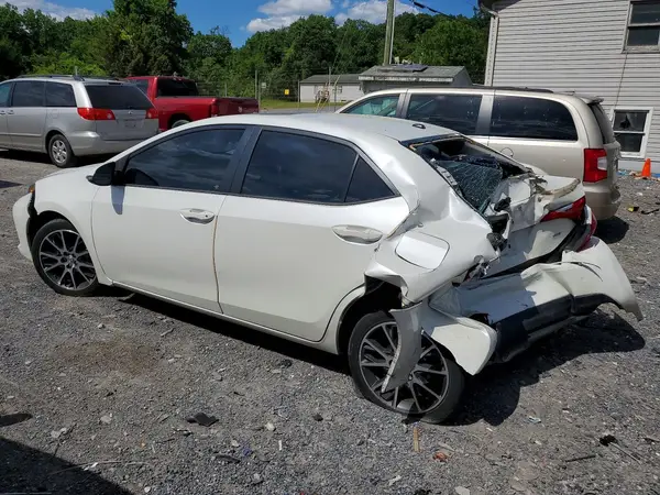 5YFBURHE7HP628463 2017 TOYOTA COROLLA - Image 2