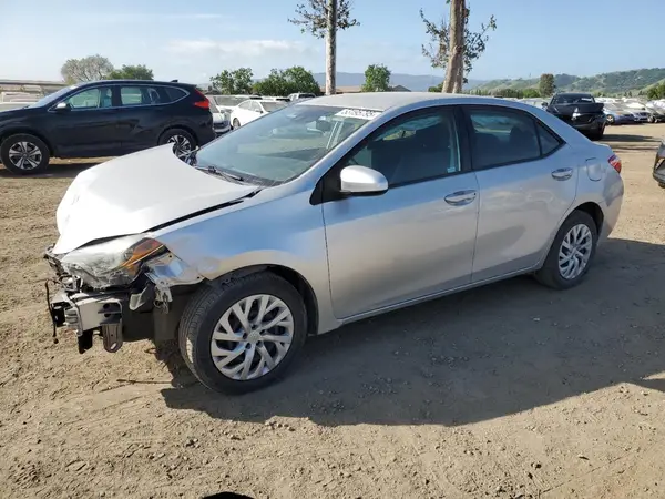 5YFBURHE7HP629032 2017 TOYOTA COROLLA - Image 1