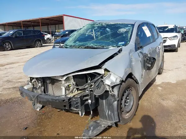 5YFBURHE7HP630231 2017 TOYOTA COROLLA - Image 2