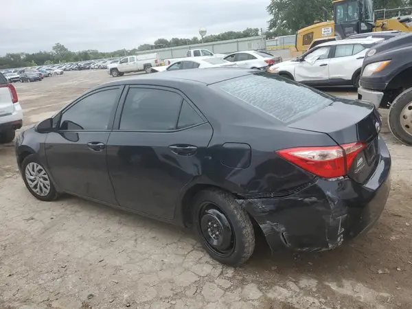 5YFBURHE7HP630469 2017 TOYOTA COROLLA - Image 2