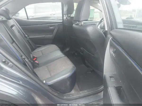 5YFBURHE7HP633484 2017 TOYOTA COROLLA - Image 8