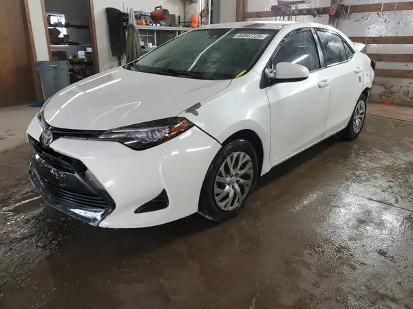 5YFBURHE7HP633646 2017 TOYOTA COROLLA - Image 1