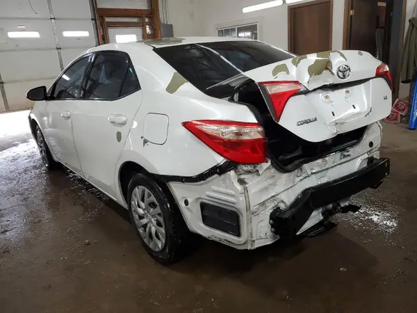 5YFBURHE7HP633646 2017 TOYOTA COROLLA - Image 2