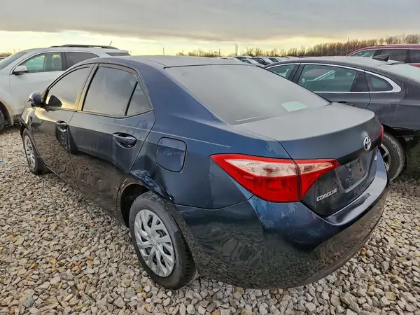 5YFBURHE7HP634084 2017 TOYOTA COROLLA - Image 2