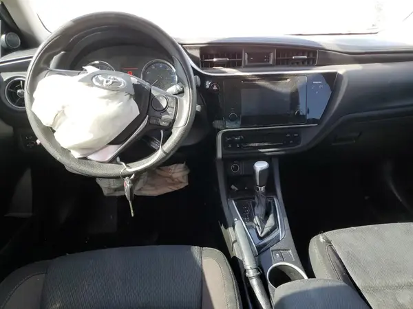 5YFBURHE7HP634084 2017 TOYOTA COROLLA - Image 8