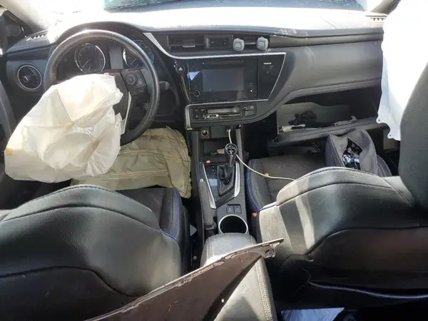 5YFBURHE7HP634182 2017 TOYOTA COROLLA - Image 8