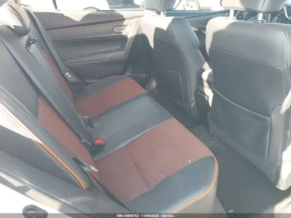 5YFBURHE7HP635820 2017 TOYOTA COROLLA - Image 8