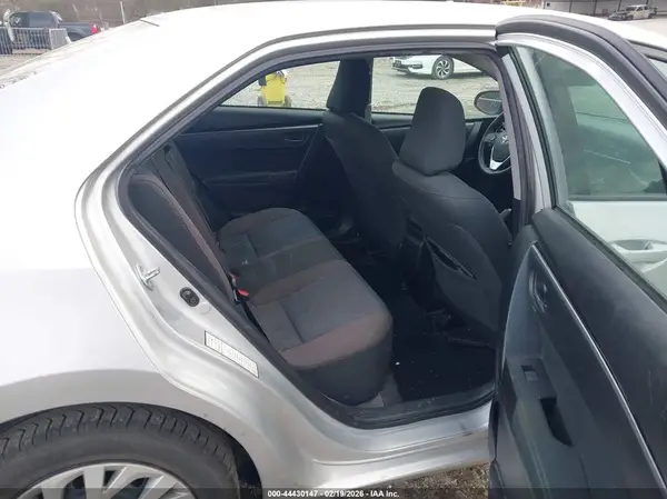 5YFBURHE7HP636577 2017 TOYOTA COROLLA - Image 8