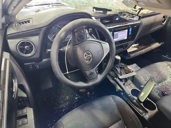 5YFBURHE7HP636711 2017 TOYOTA COROLLA - Image 8