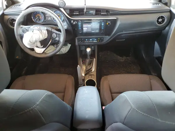 5YFBURHE7HP639138 2017 TOYOTA COROLLA - Image 8