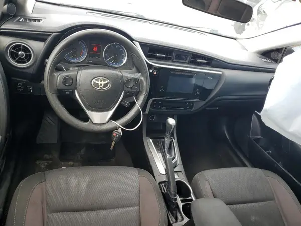 5YFBURHE7HP639883 2017 TOYOTA COROLLA - Image 8
