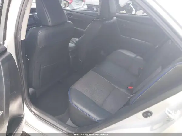 5YFBURHE7HP640483 2017 TOYOTA COROLLA - Image 8