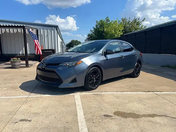 5YFBURHE7HP640550 2017 TOYOTA COROLLA - Image 2