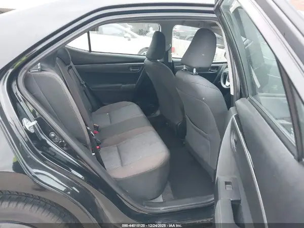 5YFBURHE7HP640788 2017 TOYOTA COROLLA - Image 8